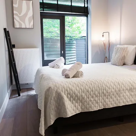 Hip De Pijp 2br Ground-floor With Terrace & Garden In *