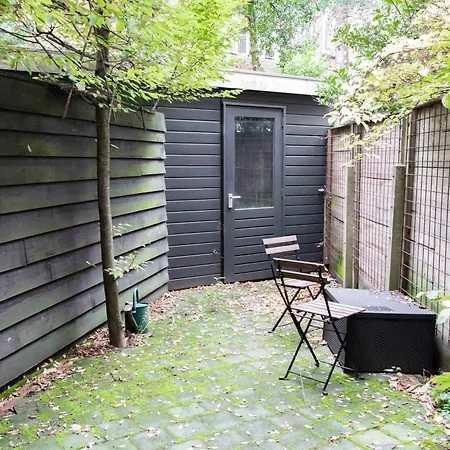 Hip De Pijp 2br Ground-floor With Terrace & Garden In Apartmán *
