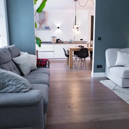 Hip De Pijp 2br Ground-floor With Terrace & Garden In Amsterdam