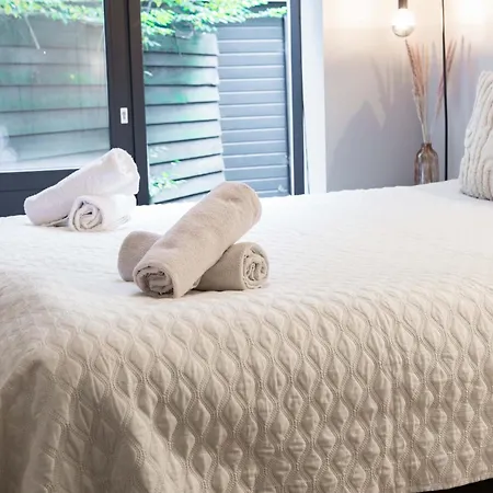 Apartmán Hip De Pijp 2br Ground-floor With Terrace & Garden In *