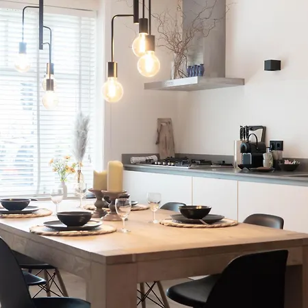 Apartmán Hip De Pijp 2br Ground-floor With Terrace & Garden In *