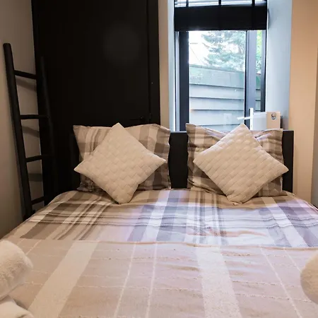 Hip De Pijp 2br Ground-floor With Terrace & Garden In *