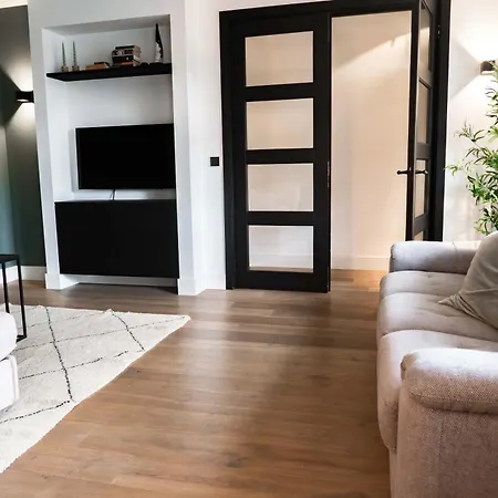 アパート Hip De Pijp 2br Ground-floor With Terrace & Garden In *