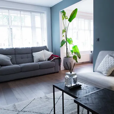 アパート Hip De Pijp 2br Ground-floor With Terrace & Garden In *