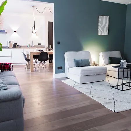 Hip De Pijp 2br Ground-floor With Terrace & Garden In